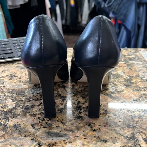 Hilliard & Hanson black heel size 5.5 - Picture 2 of 3